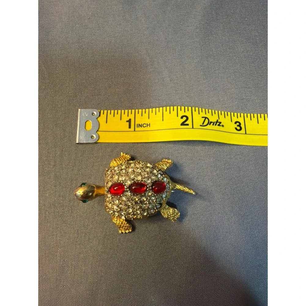 Vintage Gold Tone Rhinestone Turtle Brooch Red Cabochon Shell Green Eye Pin
